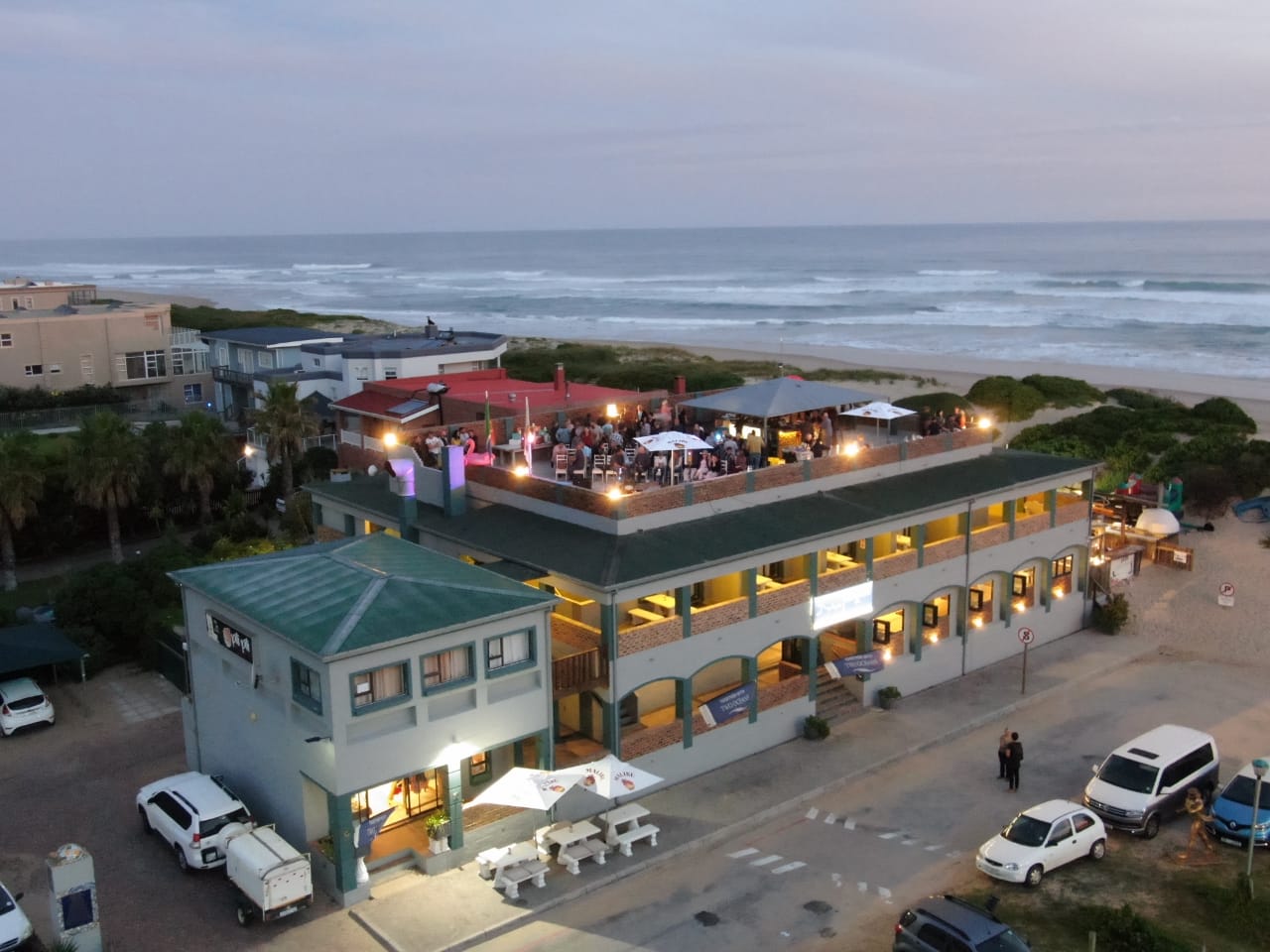 a rooftop restaurant in garden route by the beach