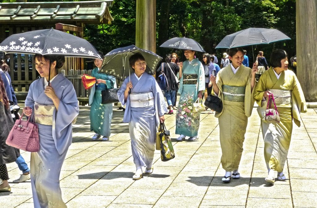 Best time to visit Tokyo in summer, Japanese women wearing a yukata