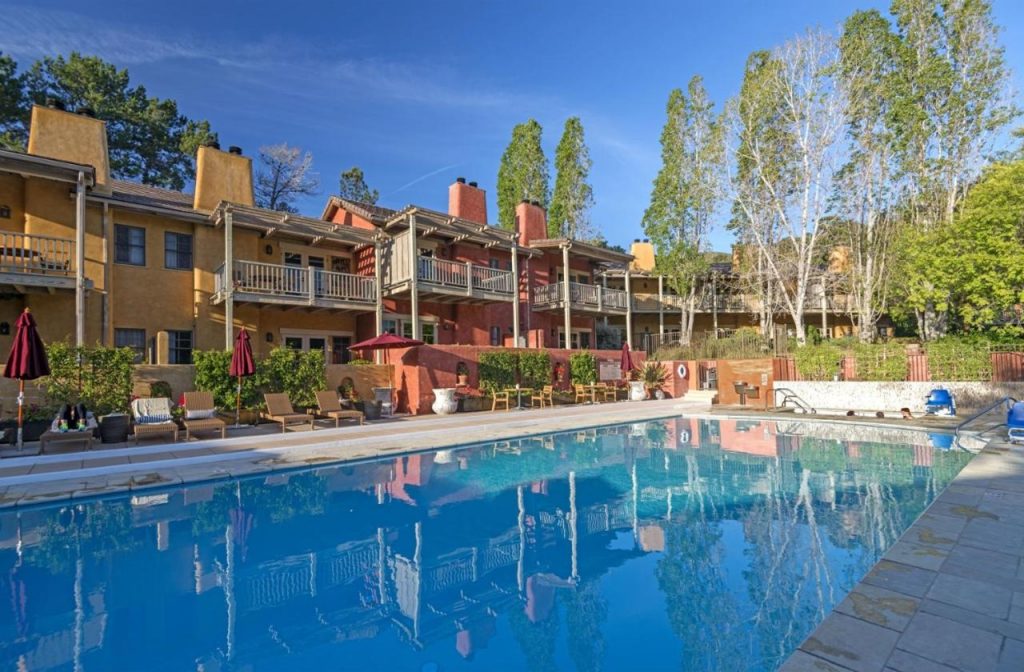 Pool area with a view of the rooms in Bernardus Lodge & Spa Pool area with a view of the rooms in Bernardus Lodge & Spa