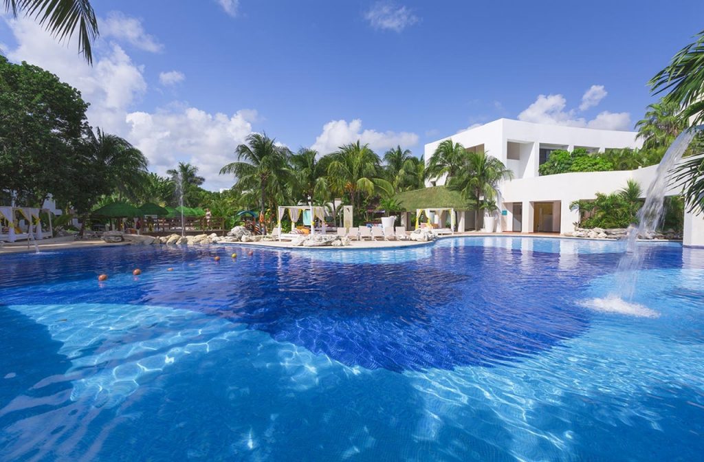 Pool area in Grand Oasis Tulum Pool area in Grand Oasis Tulum