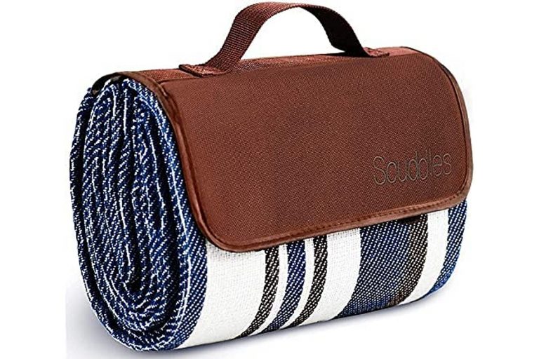 15 Best Sand Proof Beach Blankets in 2022 TouristSecrets