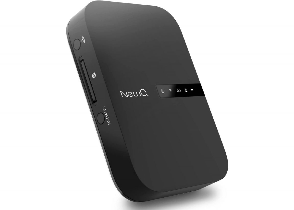 NewQ Filehub AC750 travel router.