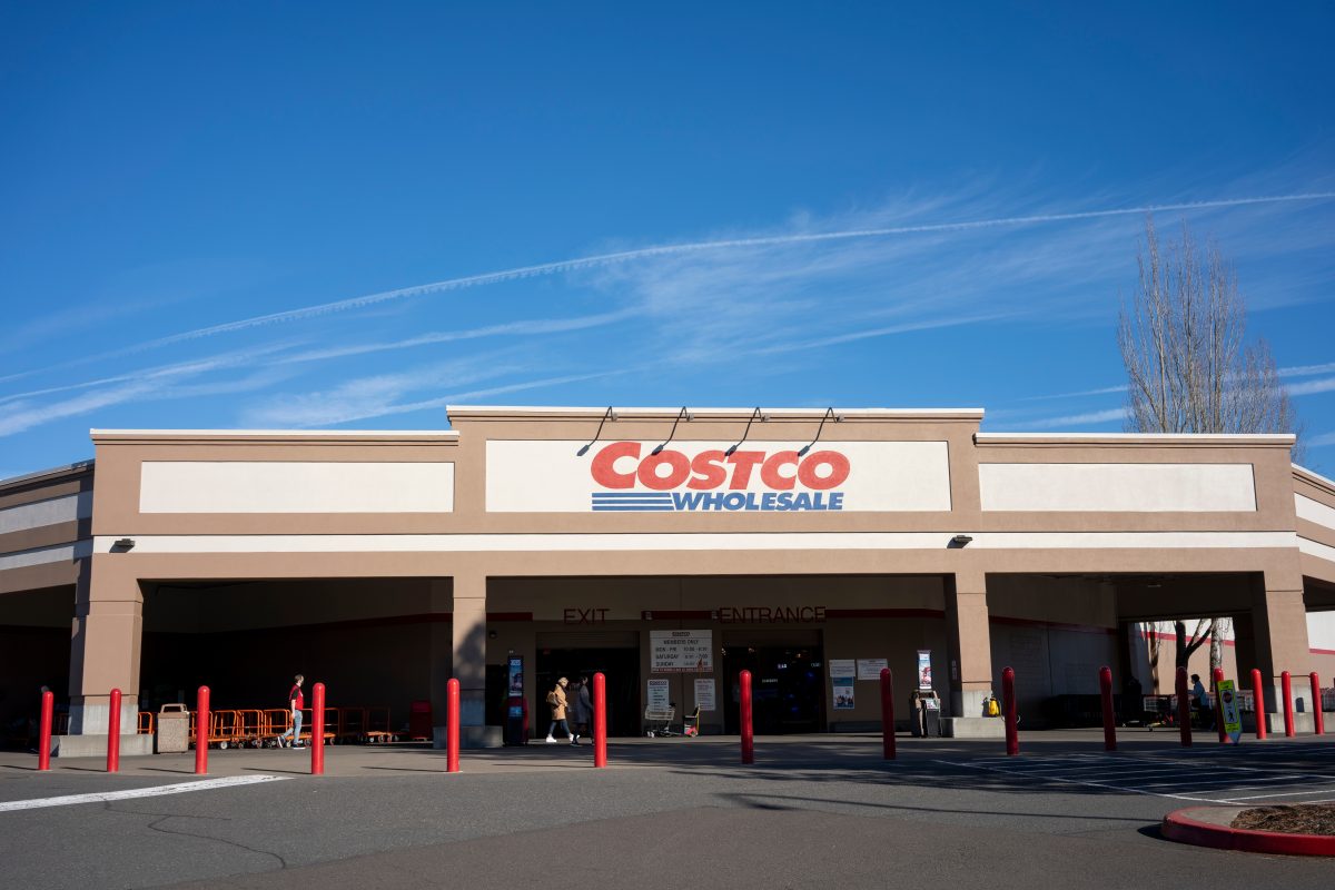 exterior of costco grocery store, one of the places to buy hawaii souvenirs