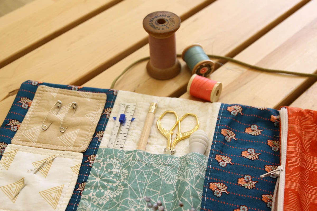 Sewing Kit, Tin Box Mini Sewing Kits for Adults, Kids, Traveler, Beginner,  Emergency, Family Repair, Sewing Supplies - China Sewing Kit and Travel  Sewing Kits price