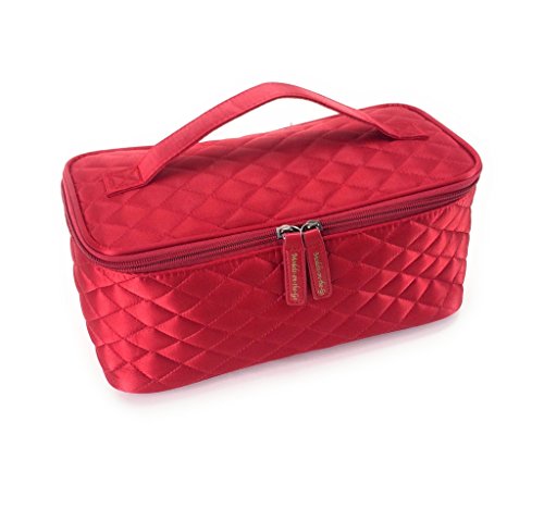 Stylish Travel Tote for Cosmetics: Models-on-the-Go Cosmetic Bag
