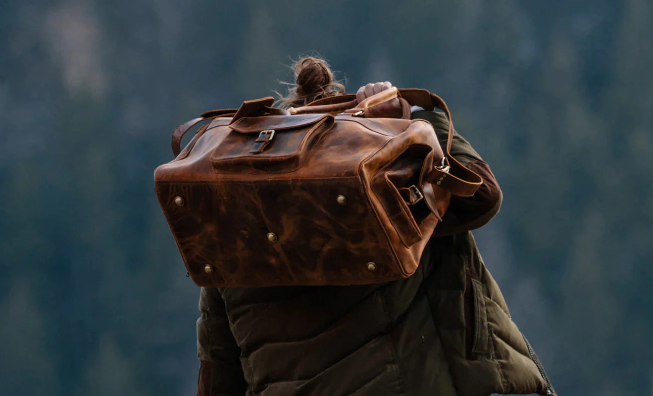 8 Best Travel Duffel Bags For Men for 2023 | TouristSecrets