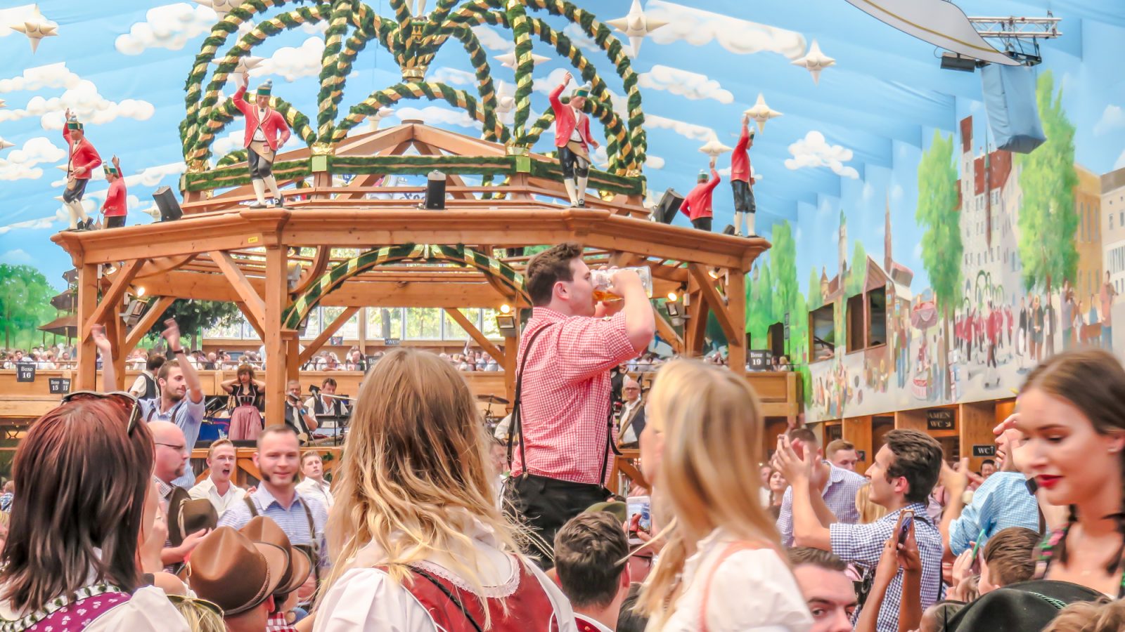 Complete-Oktoberfest-Guide-All-The-Tips-You-Need-For-Munich8217s-Beer-Festival complete-oktoberfest-guide-all-the-tips-you-need-for-munichs-beer-festival