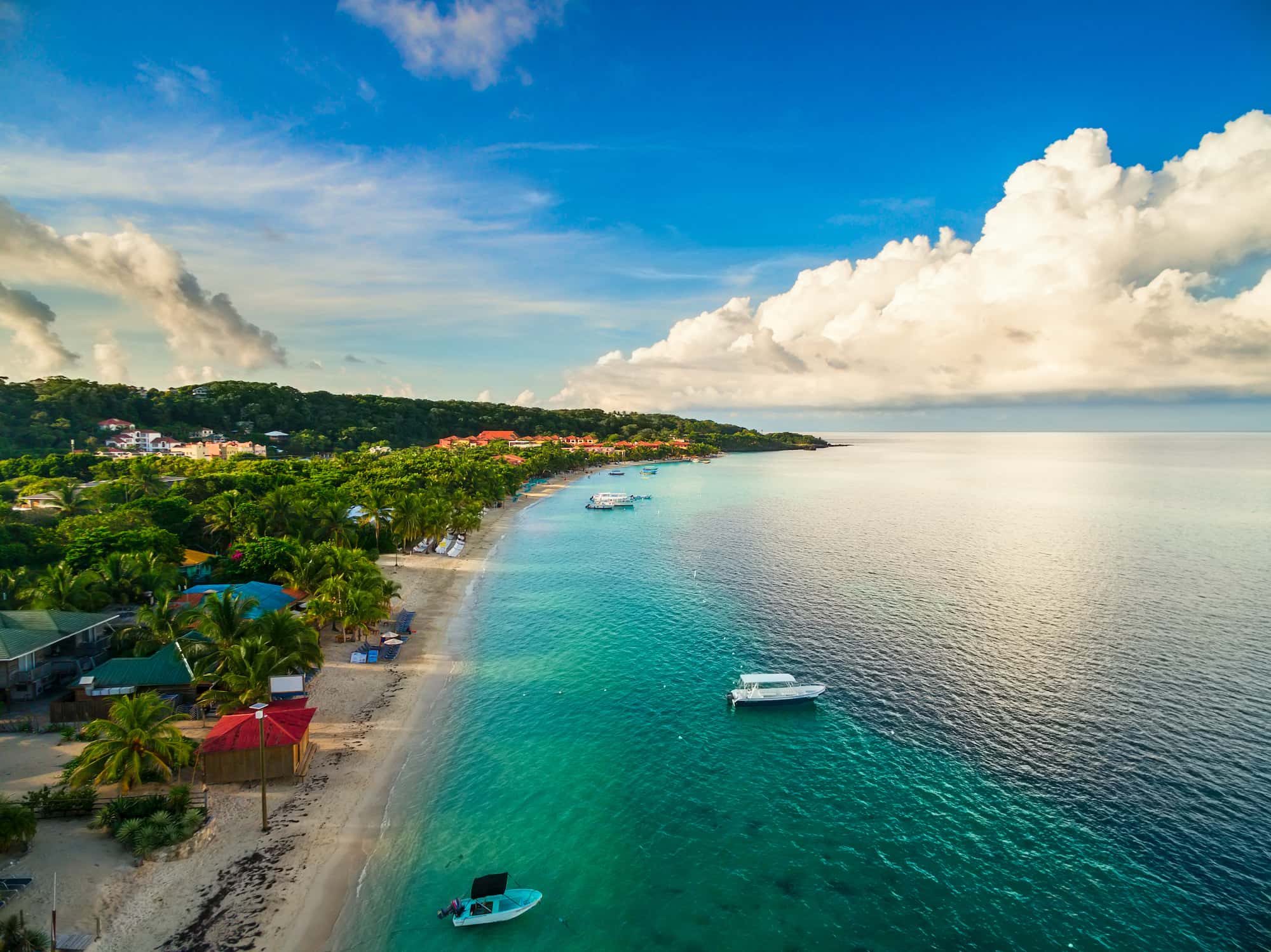 Exploring-The-Caribbean-Side-Of-Honduras-On-Roatan-Island exploring-the-caribbean-side-of-honduras-on-roatan-island