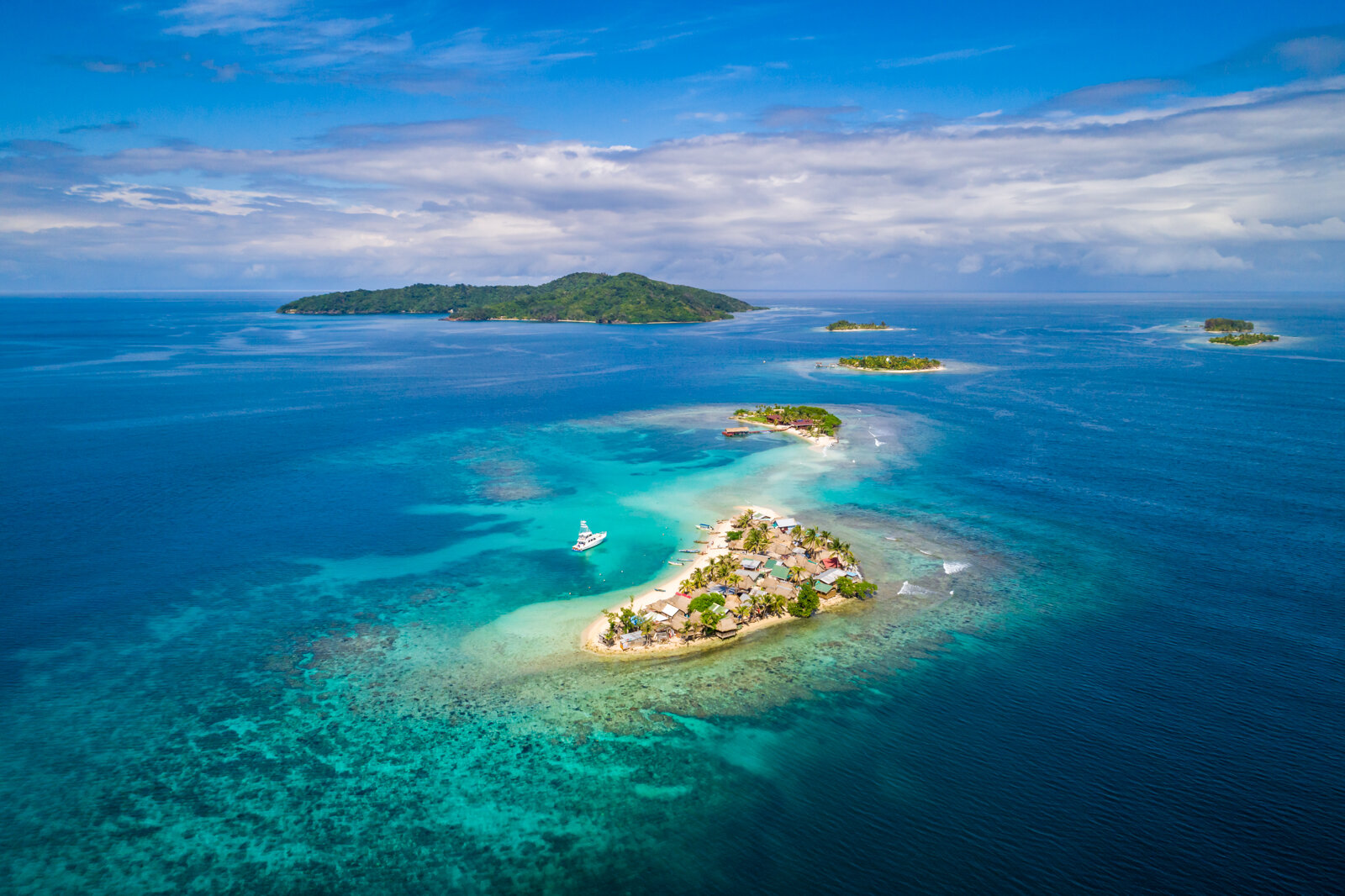 Guanaja-Why-The-Tiny-Bay-Island-Should-Be-On-Your-Bucket-List guanaja-why-the-tiny-bay-island-should-be-on-your-bucket-list