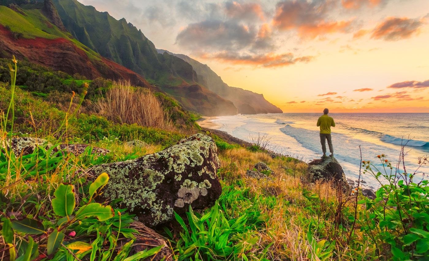 How-To-Plan-Traveling-Alone-Vs-Booking-A-Group-Tour-Pros-And-Cons how-to-plan-traveling-alone-vs-booking-a-group-tour-pros-and-cons