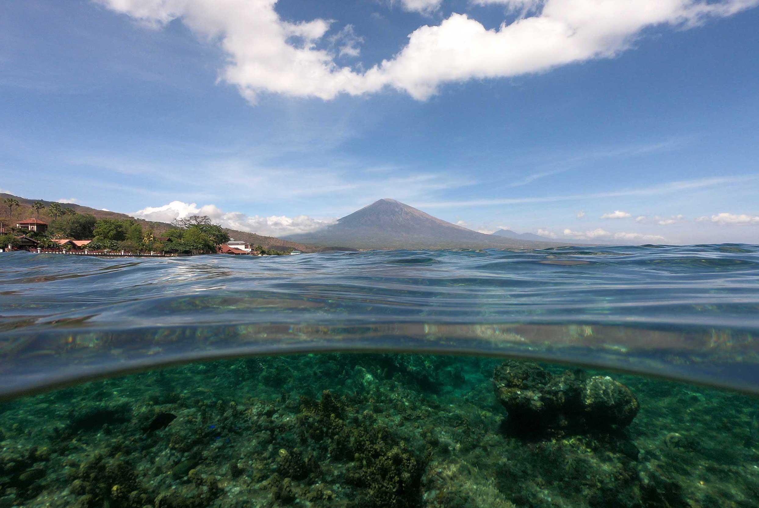 Snorkeling-In-Amed-A-Guide-To-The-Best-Bays-And-Beaches snorkeling-in-amed-a-guide-to-the-best-bays-and-beaches