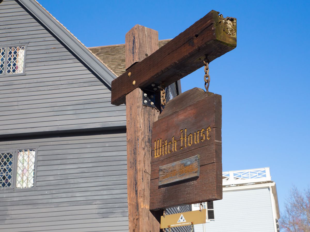 unique-places-to-stay-in-salem-ma-cool-witchy-hotels-lodging