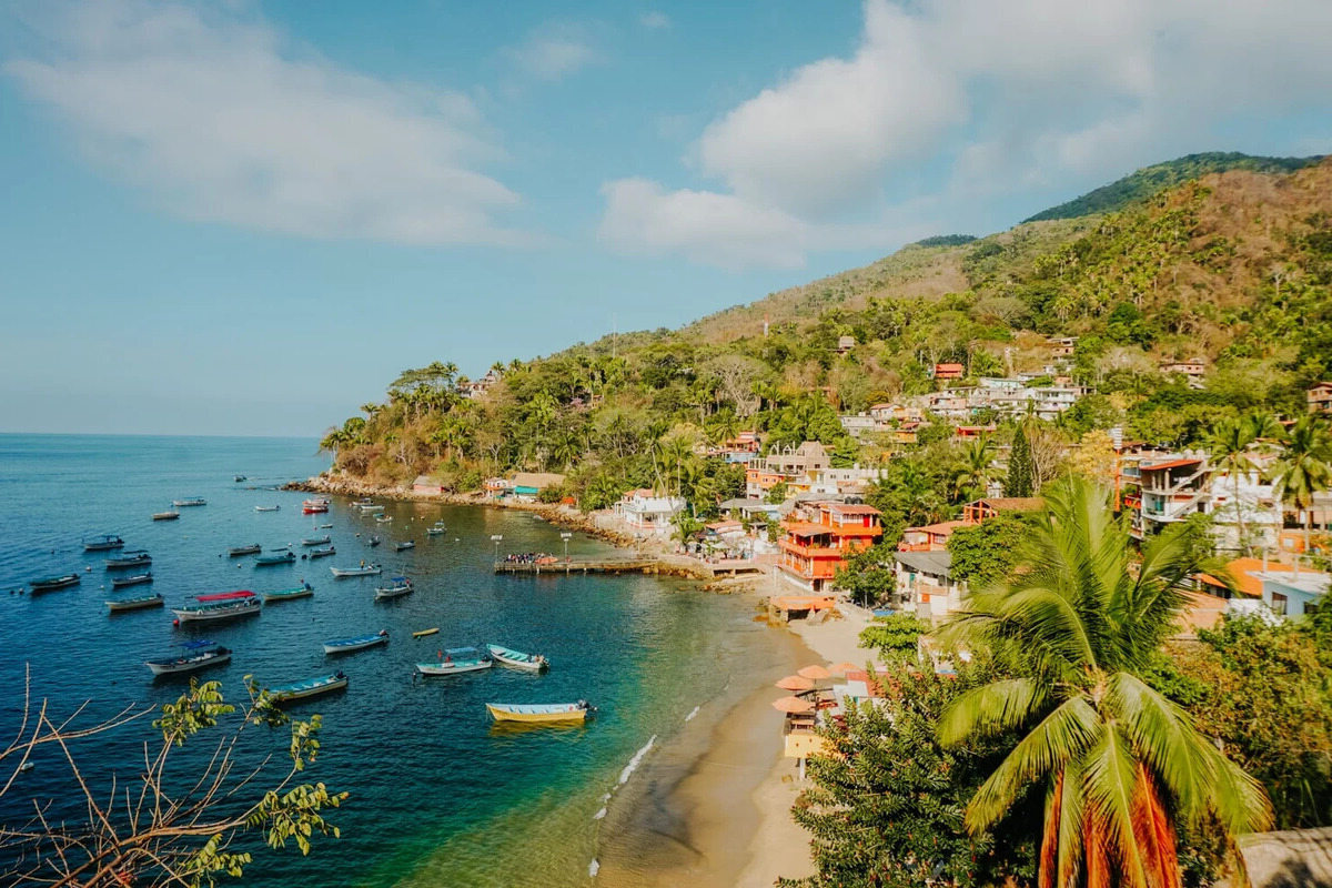 yelapa-mexico-a-magical-boat-in-fishing-village-by-puerto-vallarta