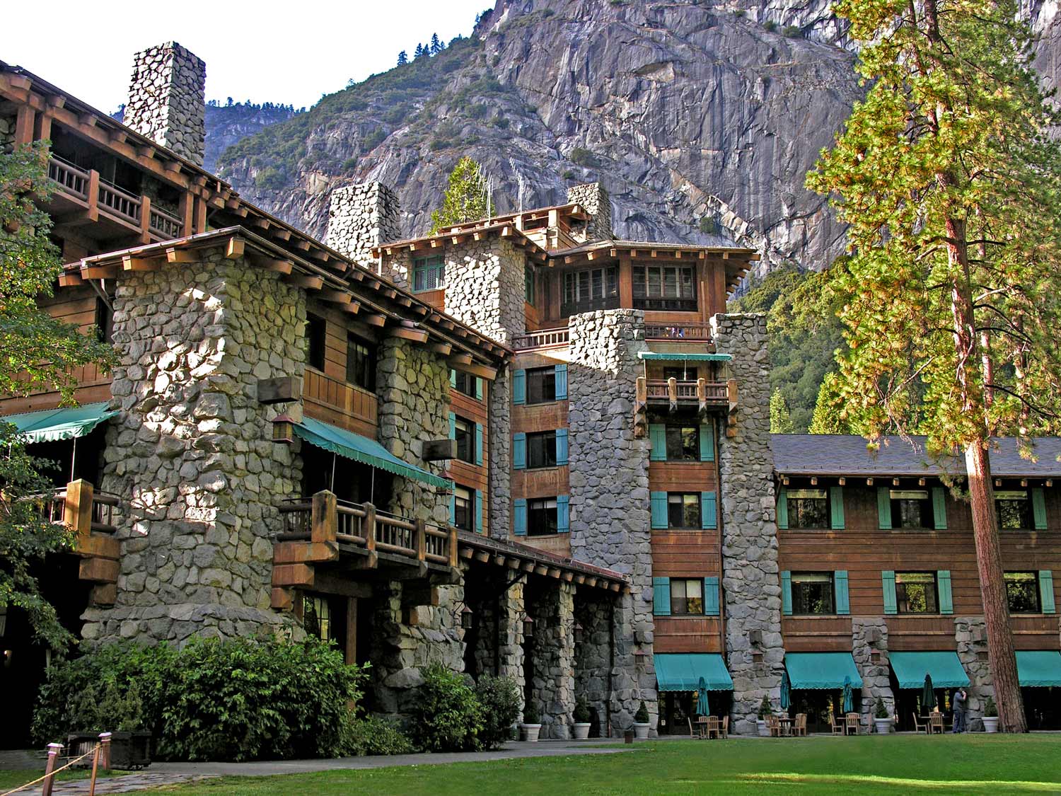 yosemite-winter-lodging-the-best-places-to-stay-things-to-do
