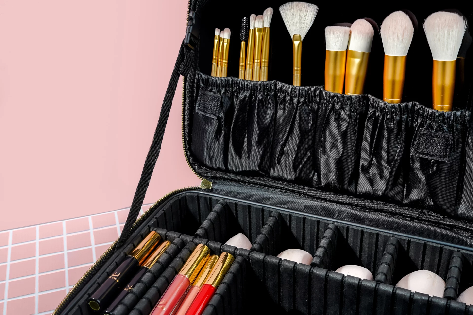 10 Best Large Cosmetic Case for 2023 | TouristSecrets