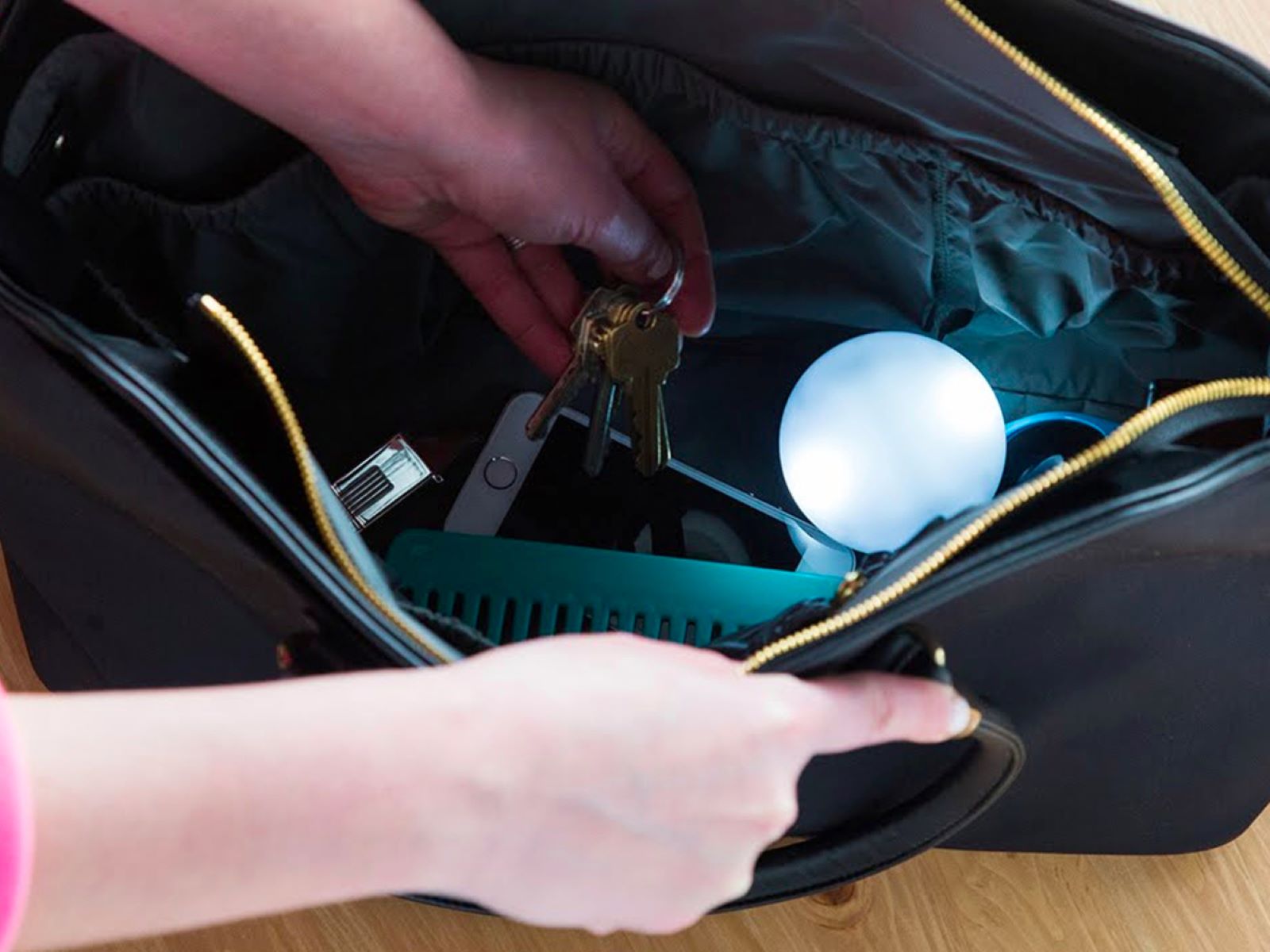 14-Amazing-Handbag-Light-With-Automatic-Sensor-for-2023 14-amazing-handbag-light-with-automatic-sensor-for-2023