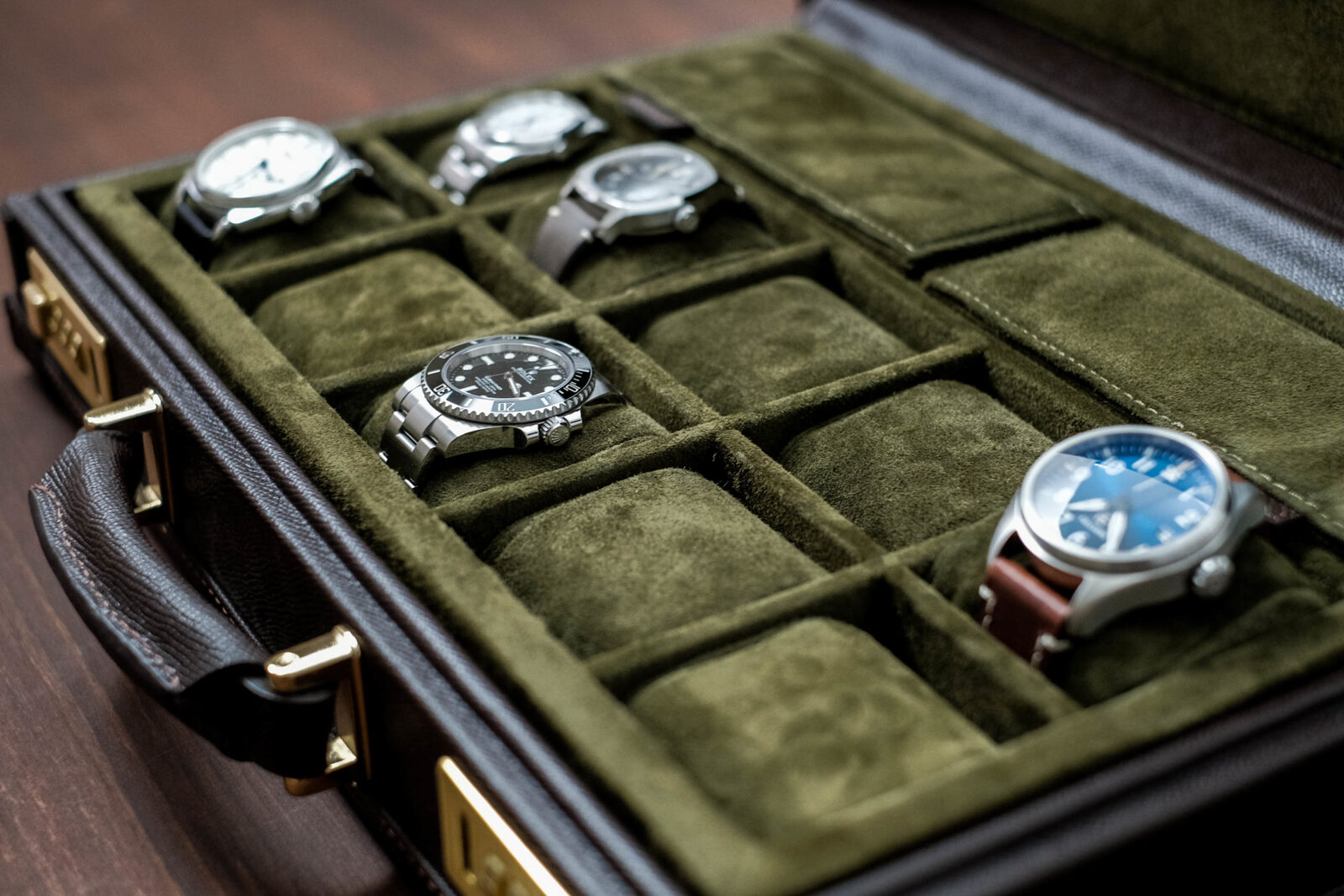 14-Amazing-Watch-Travel-Cases-For-Men-for-2023 14-amazing-watch-travel-cases-for-men-for-2023