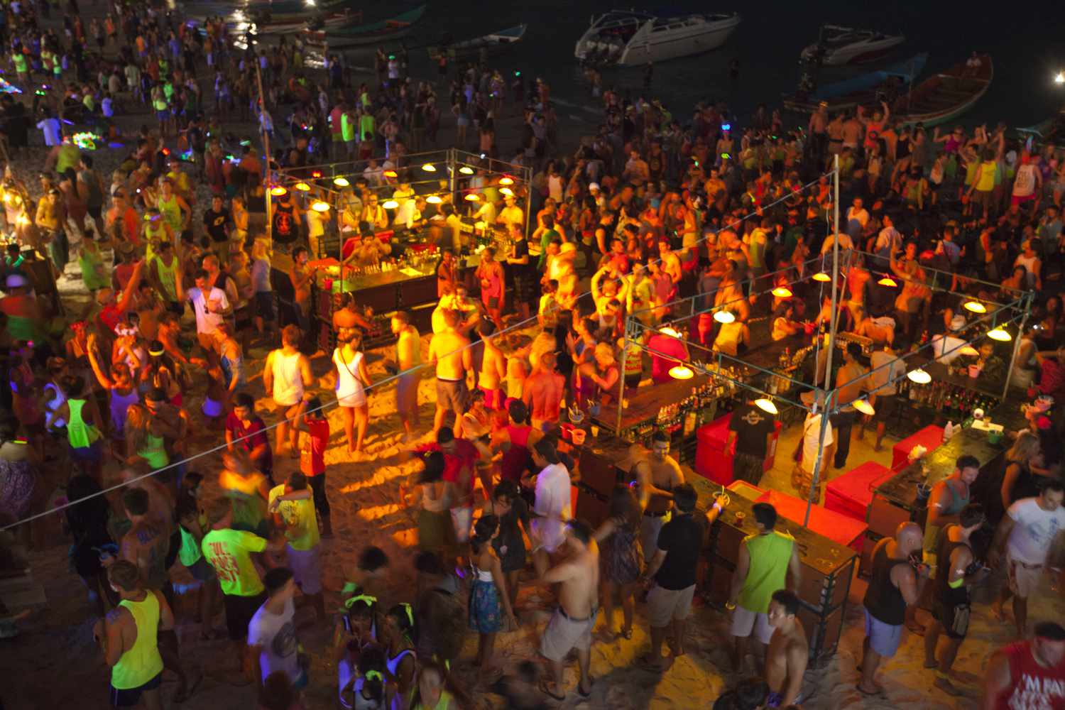 5-Tips-For-Surviving-A-Full-Moon-Party-In-Thailand 5-tips-for-surviving-a-full-moon-party-in-thailand