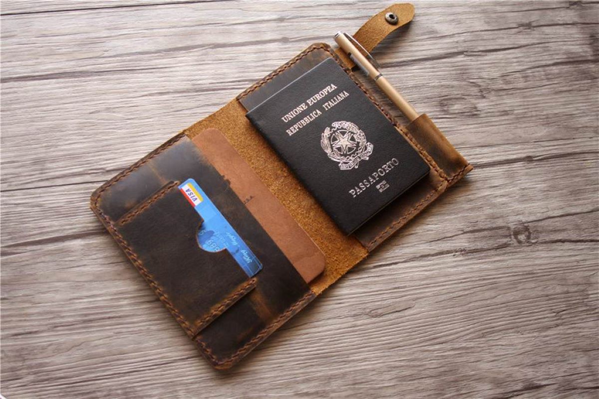 MUST READ • 13 Best Travel Wallets (2023)