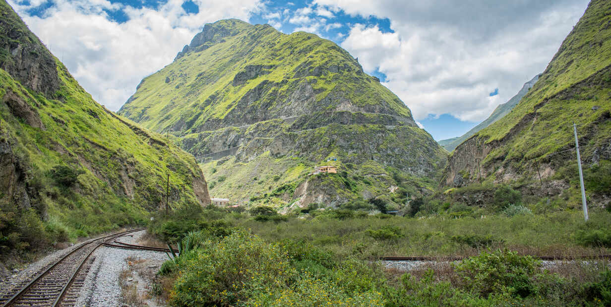 A-Guide-To-Visiting-Alausi-Ecuador-8211-The-Home-Of-The-Devil8217s-Nose a-guide-to-visiting-alausi-ecuador-the-home-of-the-devils-nose