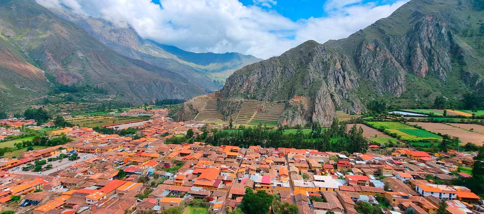 a-short-guide-to-ollantaytambo-perus-train-ride-town