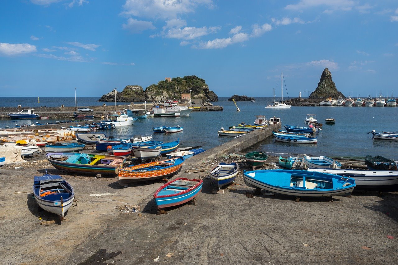 Aci-Trezza-A-Laid-Back-Seaside-Town-In-Sicily aci-trezza-a-laid-back-seaside-town-in-sicily