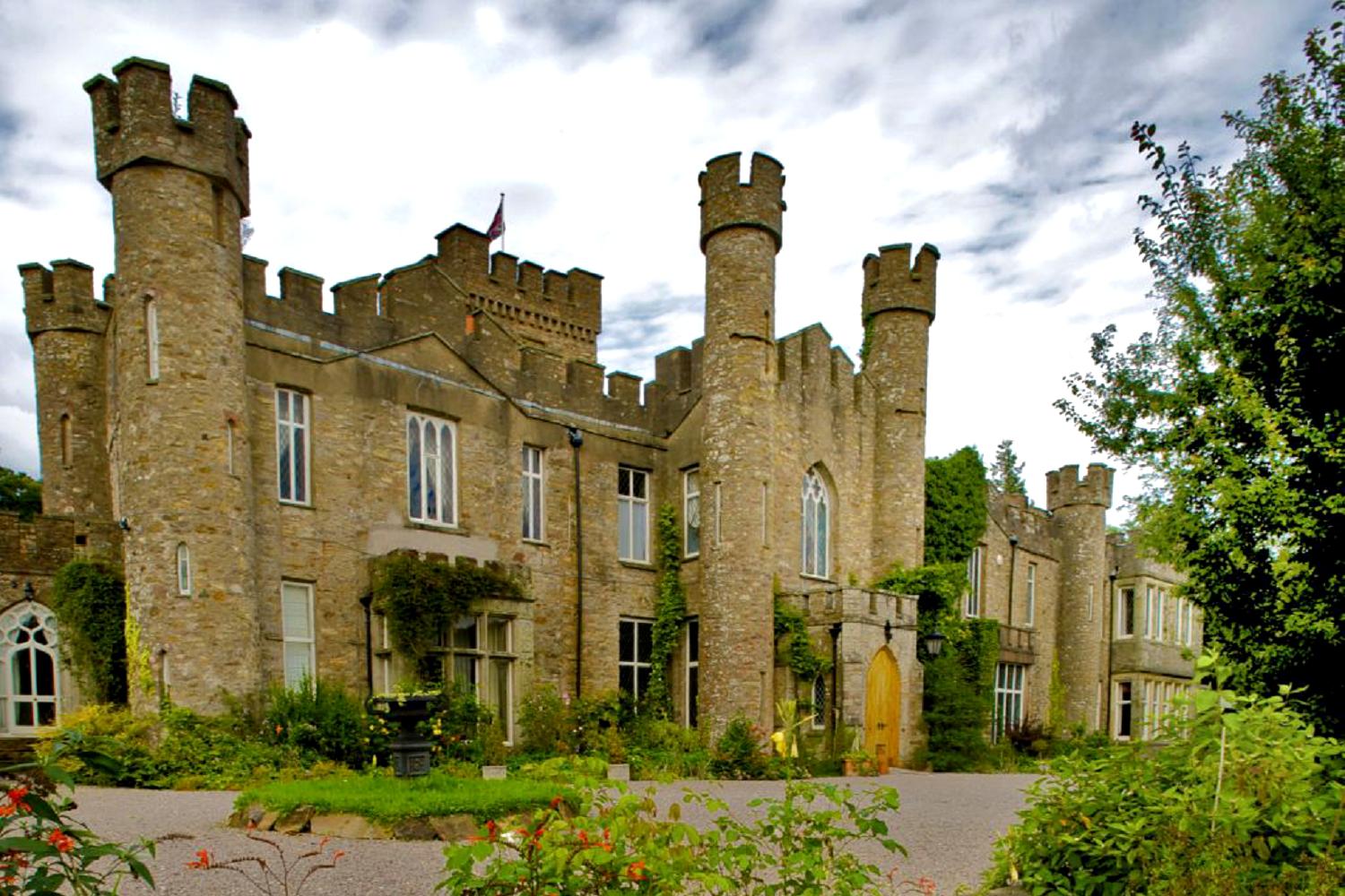 amberley-castle-staying-in-a-1000-year-old-castle-england