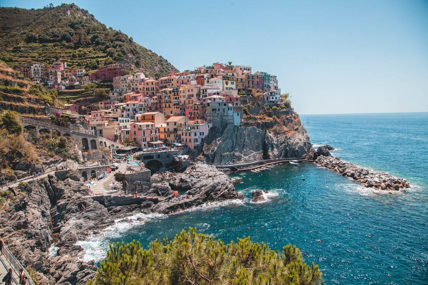 An Essential Guide To Manarola The Best Viewpoint In Cinque Terre 