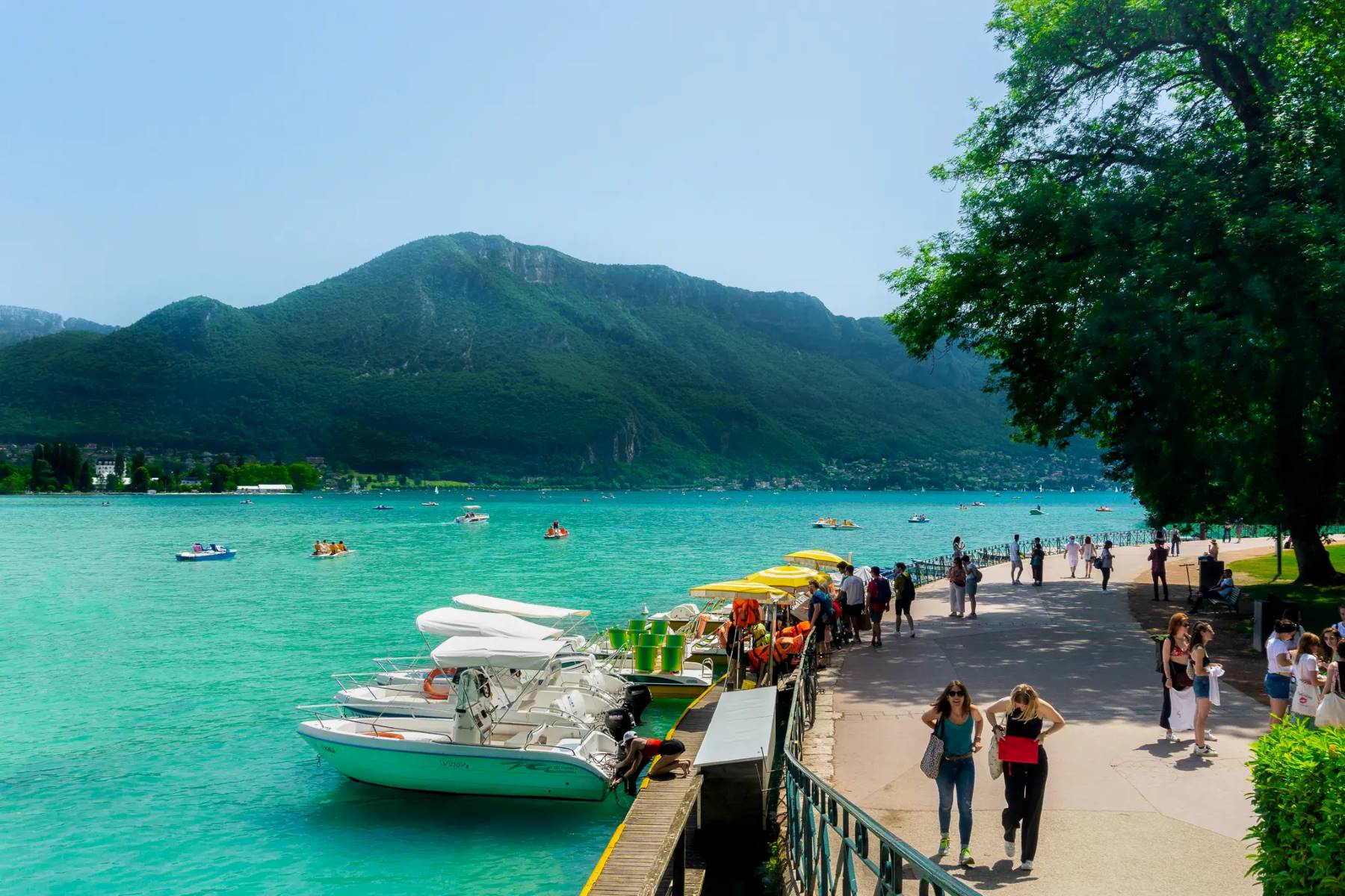 Best-Things-To-Do-In-Annecy-France-A-Travel-Guide best-things-to-do-in-annecy-france-a-travel-guide