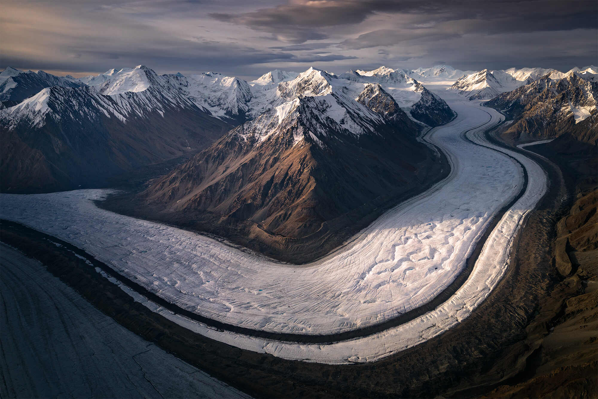 Chasing-Glaciers-On-A-Kluane-National-Park-Flightseeing-Tour chasing-glaciers-on-a-kluane-national-park-flightseeing-tour