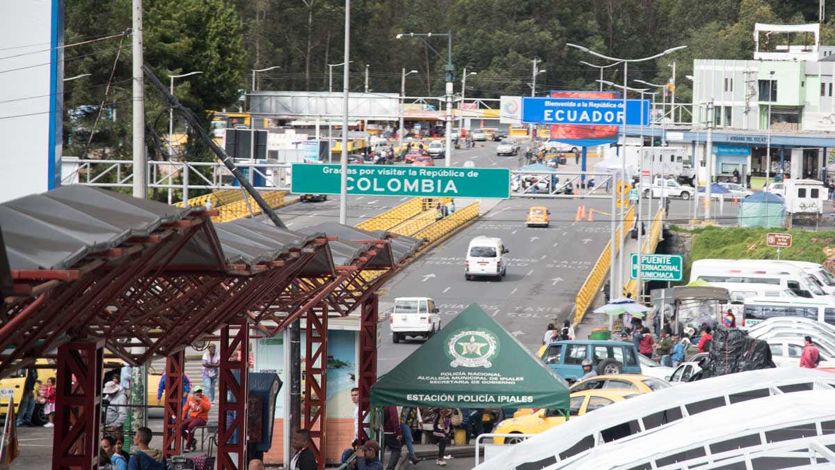 crossing-borders-colombia-to-ecuador-via-the-rumichaca-crossing