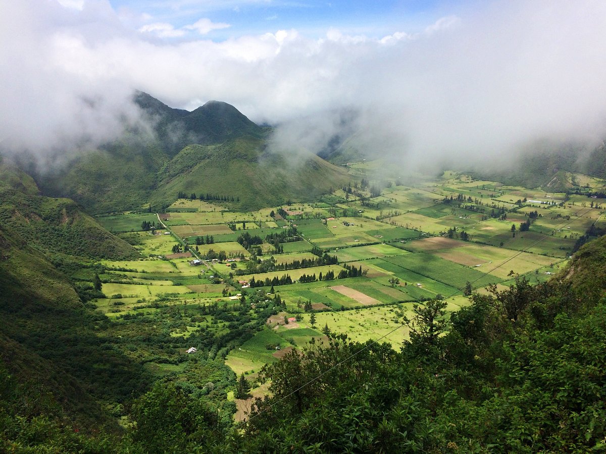 Exploring-The-Pululahua-Volcano-And-A-Hotel-Perched-On-A-Crater exploring-the-pululahua-volcano-and-a-hotel-perched-on-a-crater