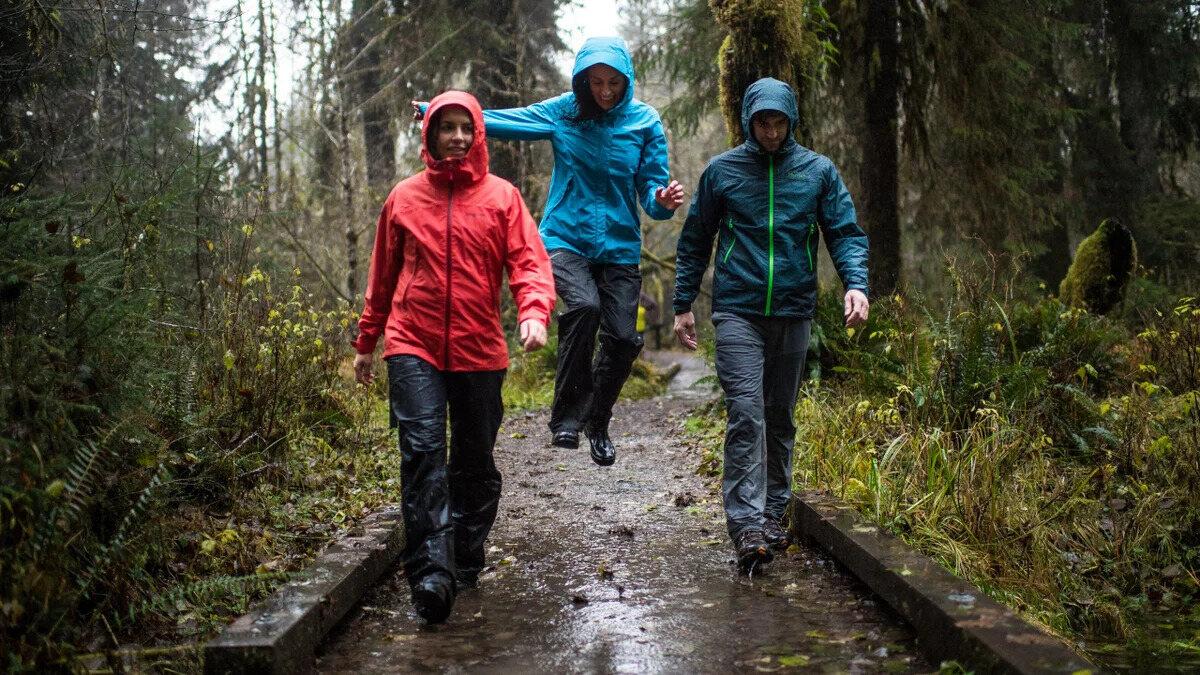 Hiking-In-The-Rain-How-To-Deal-With-And-Enjoy-It hiking-in-the-rain-how-to-deal-with-and-enjoy-it
