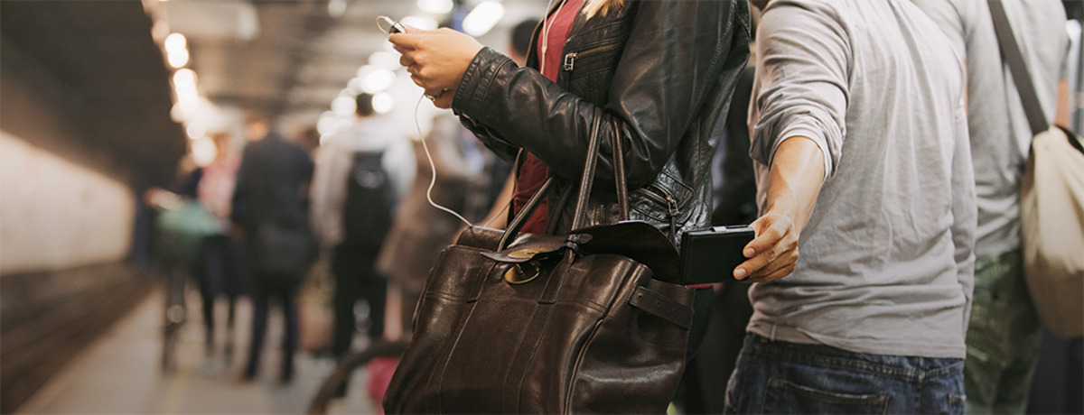 How-To-Avoid-Getting-Robbed-While-Traveling how-to-avoid-getting-robbed-while-traveling