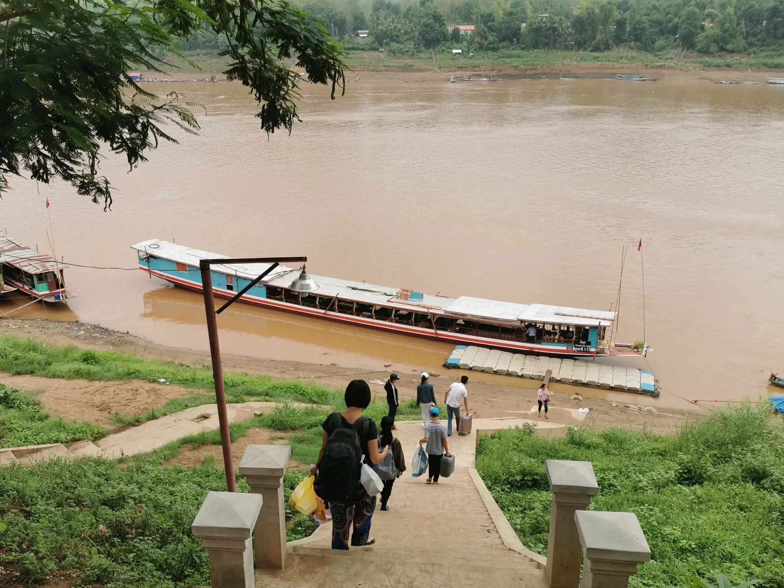 How-To-Take-The-Slow-Boat-From-Luang-Prabang-To-Huay-Xai how-to-take-the-slow-boat-from-luang-prabang-to-huay-xai