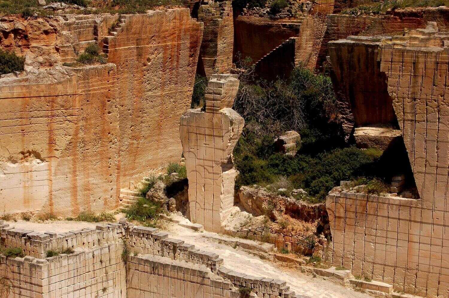 How-To-Visit-The-Stunning-Lithica-Quarry-In-Menorca how-to-visit-the-stunning-lithica-quarry-in-menorca