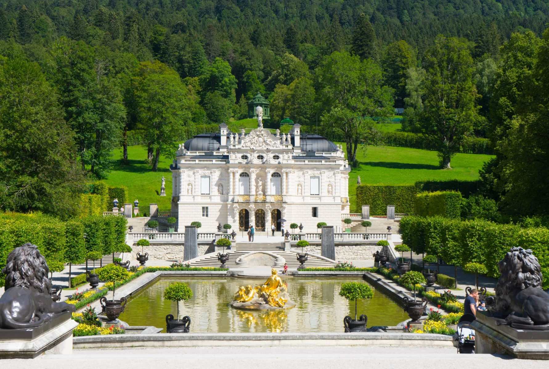 Linderhof-Palace-–-King-Ludwig’s-Country-Retreat linderhof-palace-king-ludwigs-country-retreat