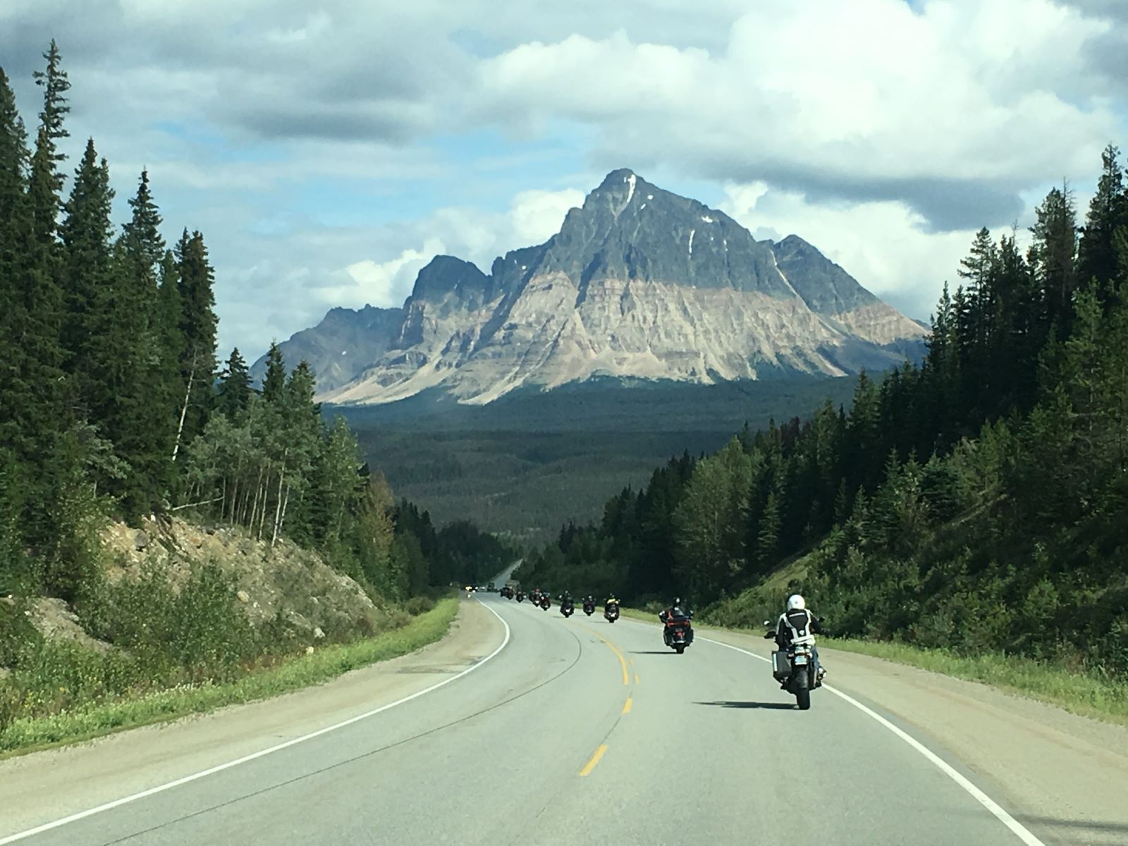 motorcycle-road-trip-in-the-canadian-rockies