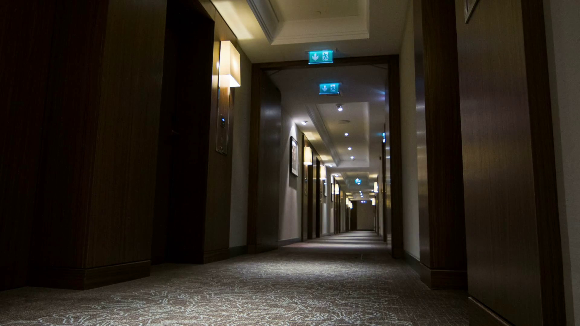 Someone-Tried-To-Break-Into-My-Hotel-Room-When-I-Was-Traveling-Solo someone-tried-to-break-into-my-hotel-room-when-i-was-traveling-solo