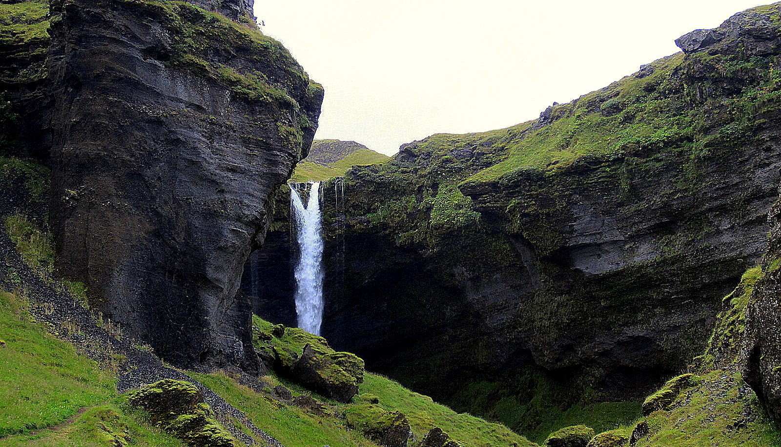 Tips-For-Visiting-Kvernufoss-Waterfall-Iceland tips-for-visiting-kvernufoss-waterfall-iceland