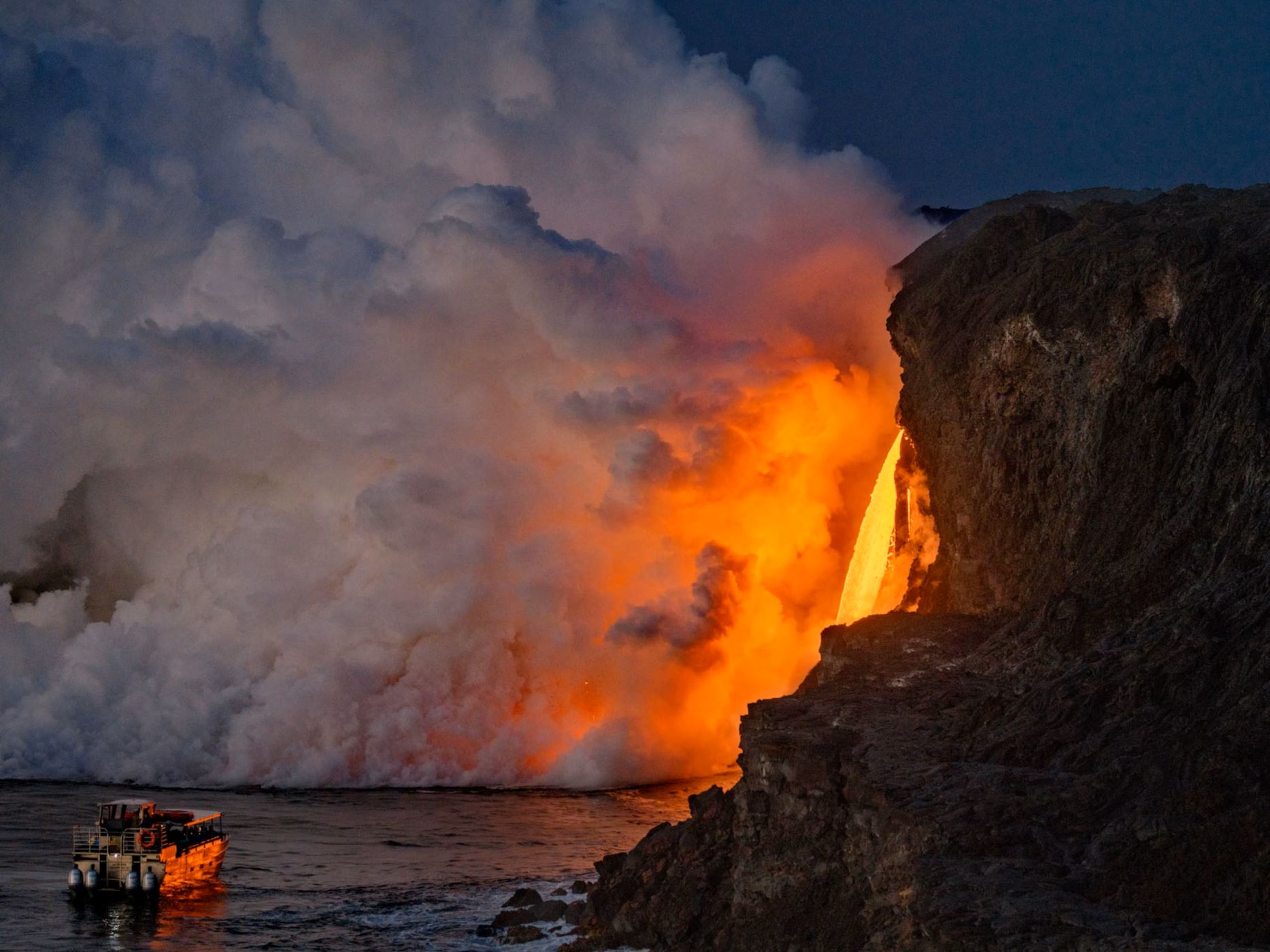 Veins-Of-The-Earth-Crawling-Inside-An-Active-Volcano veins-of-the-earth-crawling-inside-an-active-volcano