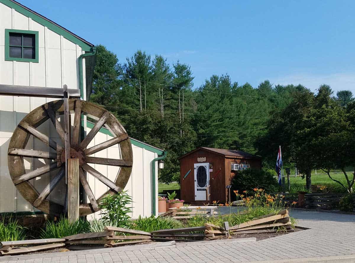 You-Put-That-Pencil-Where-Exploring-Ohio8217s-Quirky-Pencil-Sharpener-Museum you-put-that-pencil-where-exploring-ohios-quirky-pencil-sharpener-museum