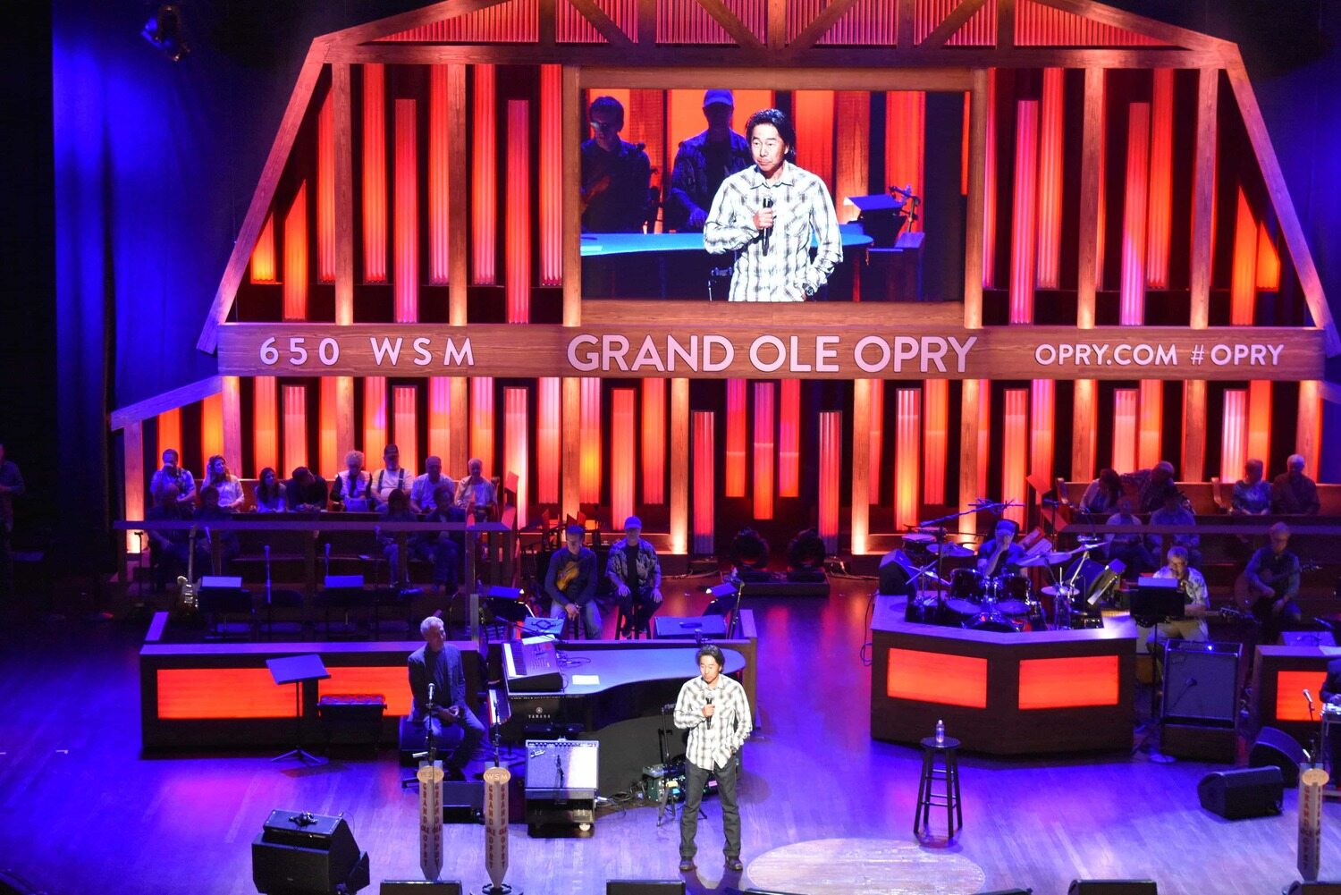 6-Reasons-You-Should-Go-To-The-Grand-Ole-Opry-even-If-You’re-Not-A-Country-Music-Fan 6-reasons-you-should-go-to-the-grand-ole-opry-even-if-youre-not-a-country-music-fan
