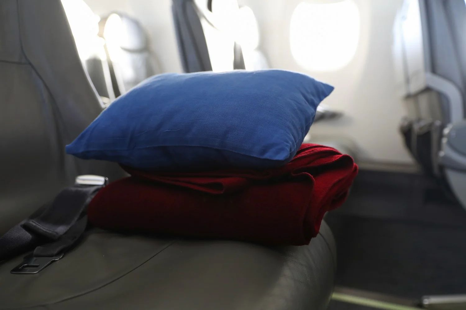 8 Best Airplane Tray Pillow for 2023 TouristSecrets