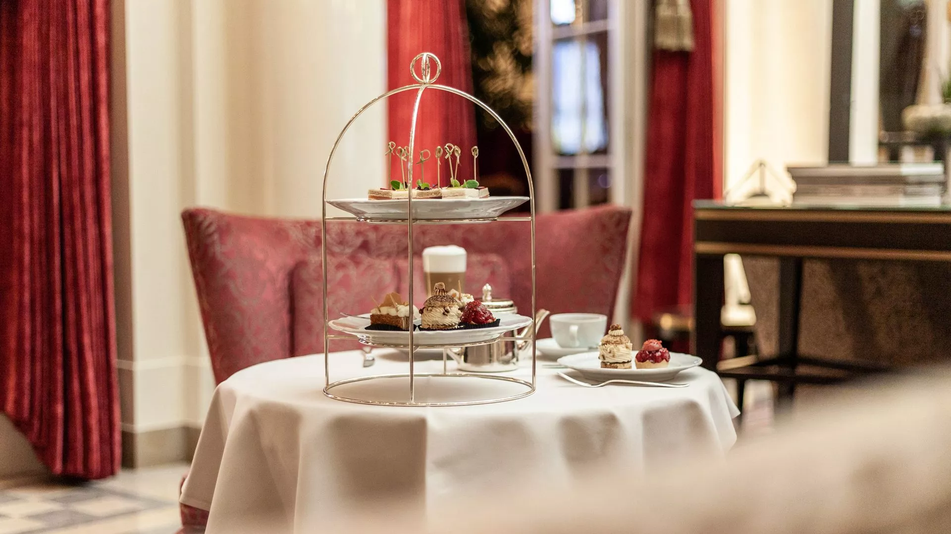 A-Ladylike-Stay-At-Bellevue-Palace-Bern a-ladylike-stay-at-bellevue-palace-bern