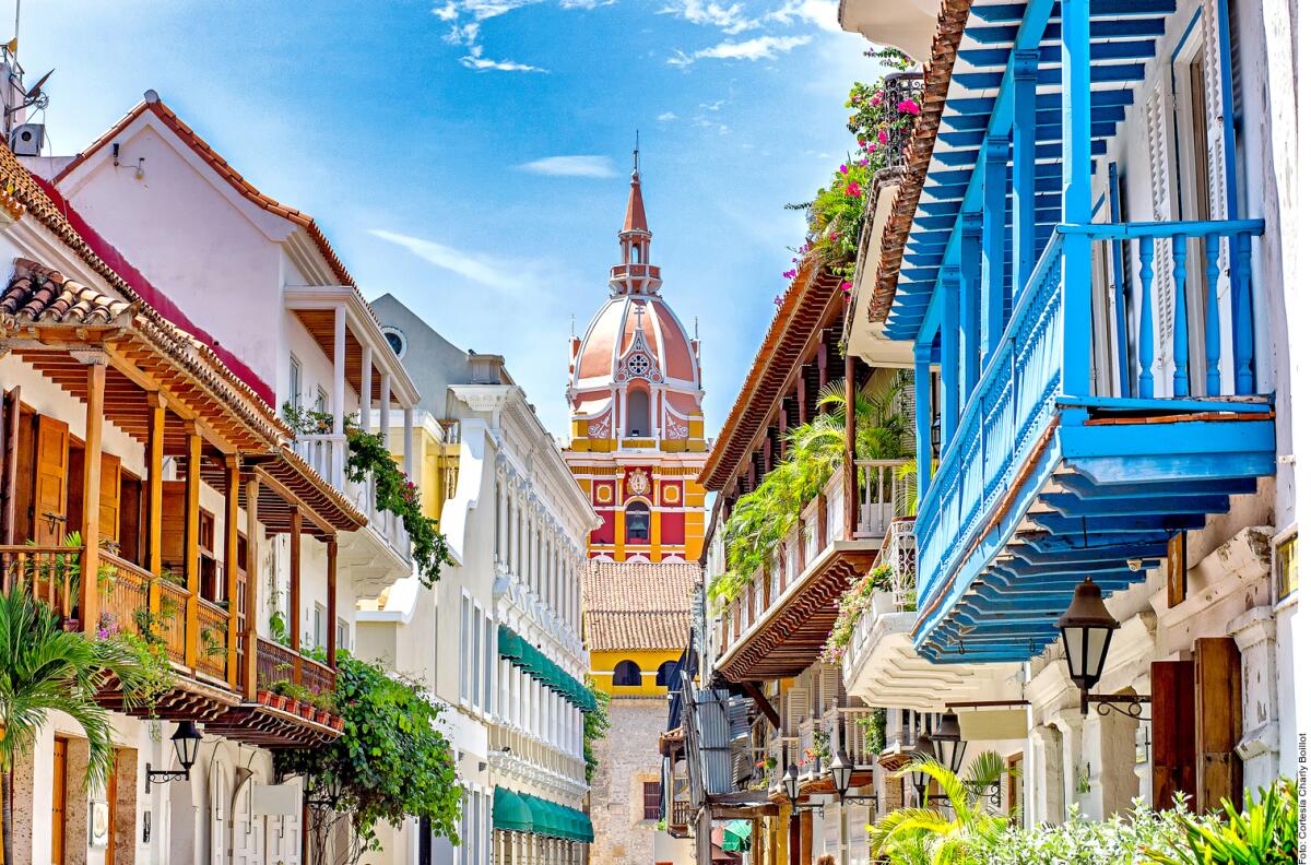 Cartagena-A-City-Of-Color-Tourists-And-Food cartagena-a-city-of-color-tourists-and-food