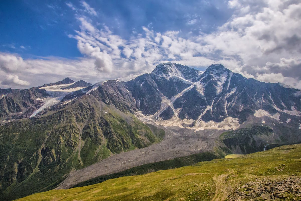 Elbrus-Kit-List-All-You-Need-To-Climb-Europe8217s-Highest-Peak elbrus-kit-list-all-you-need-to-climb-europes-highest-peak