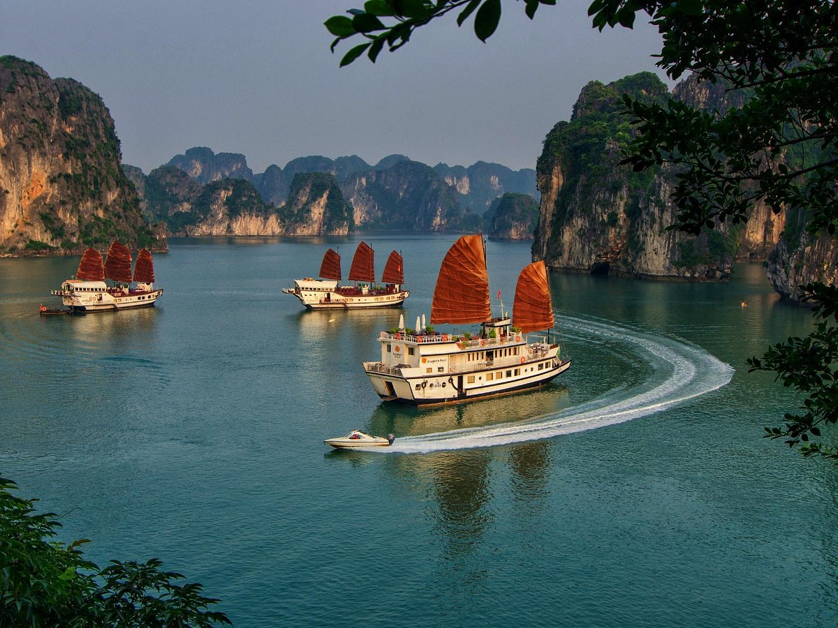 Ha-Long-Bay-Junk-Boat-Cruise ha-long-bay-junk-boat-cruise