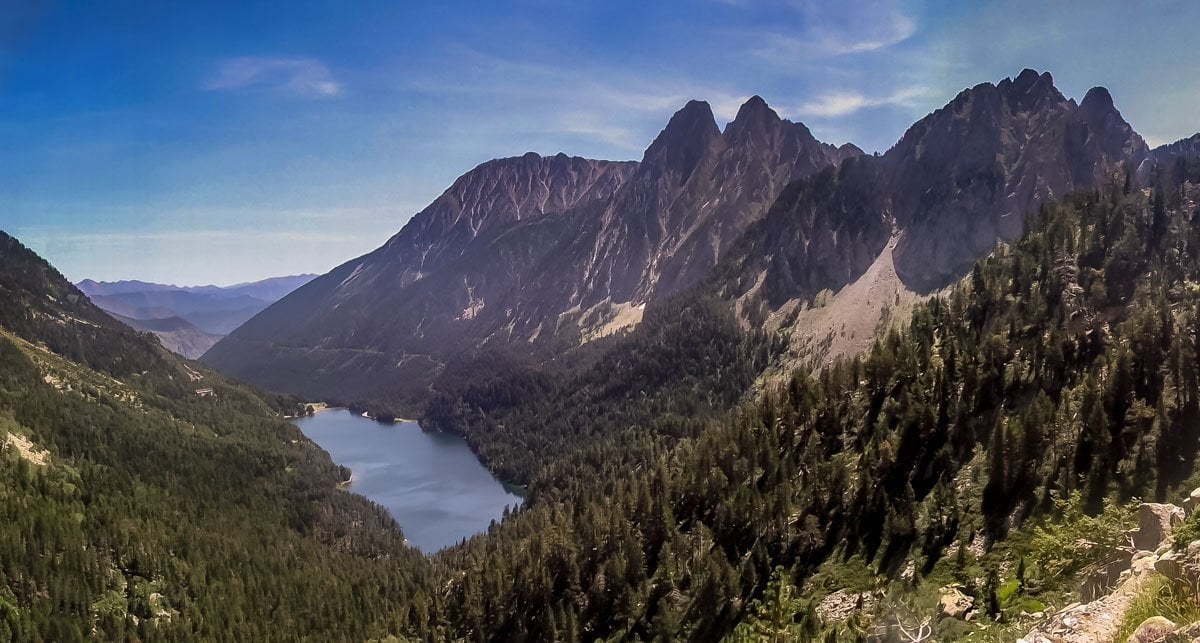 hiking-in-aiguestortes-national-park-catalonia
