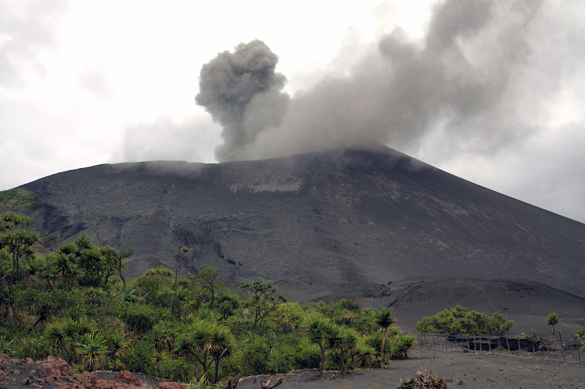 Hiking-Mount-Yasur-Volcano-On-Tanna-Island-Vanuatu hiking-mount-yasur-volcano-on-tanna-island-vanuatu